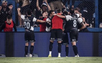 Apertura: Danubio derrotó 2-1 a Nacional en el Gran Parque Central y lo dejó sin chances