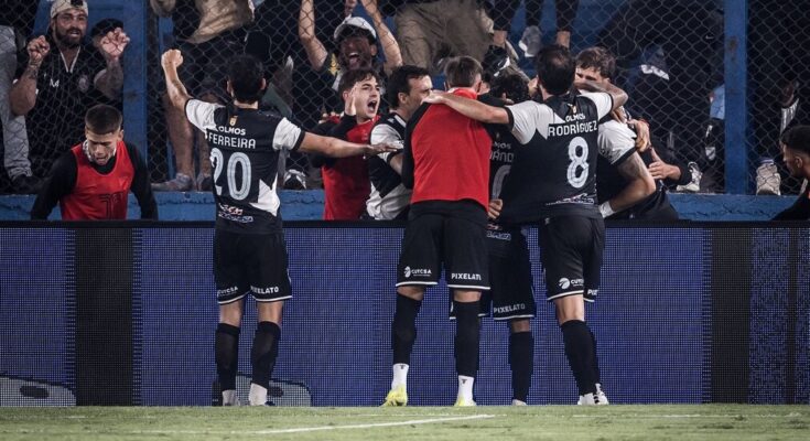 Apertura: Danubio derrotó 2-1 a Nacional en el Gran Parque Central y lo dejó sin chances