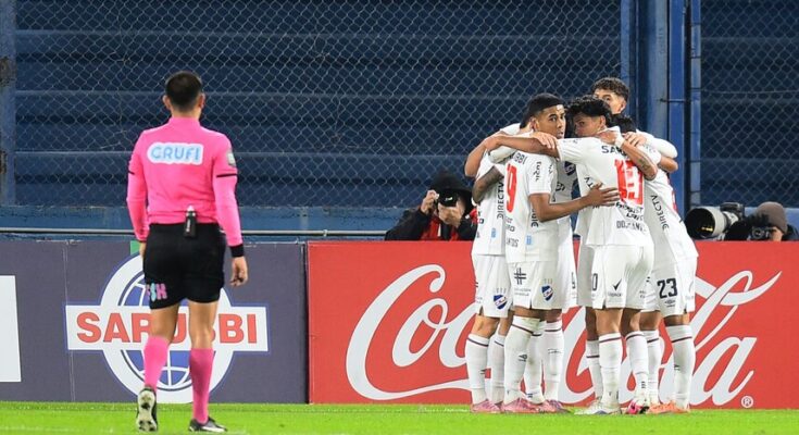 Apertura: Nacional goleó a Cerro 4-0 como local con tres goles de Maxi Gómez