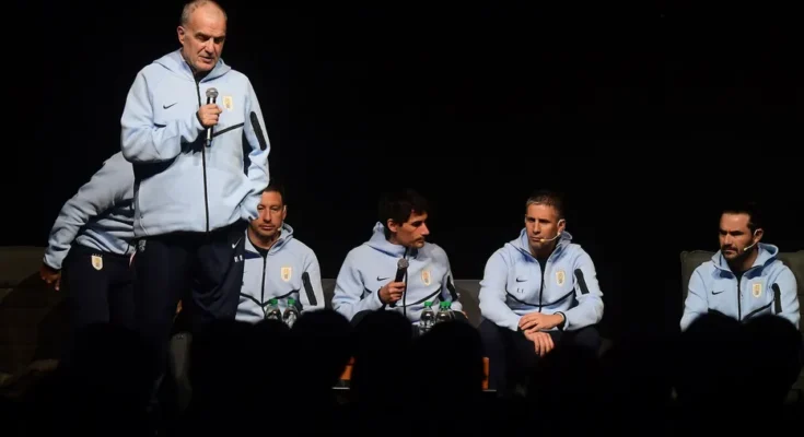 Bielsa resaltó la “herencia extraordinaria” de Tabárez y agradeció al Complejo Celeste Bielsa resaltó la “herencia extraordinaria” de Tabárez y agradeció al Complejo Celeste