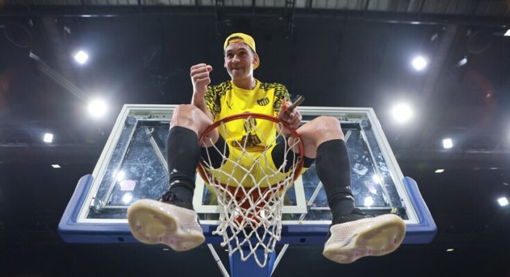 Básquetbol: Peñarol venció 107-92 a Aguada y se consagró campeón tras 44 años