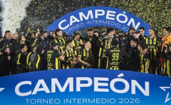 Intermedio: Peñarol goleó 5-1 a Wanderers en el Centenario y levantó la copa de campeón