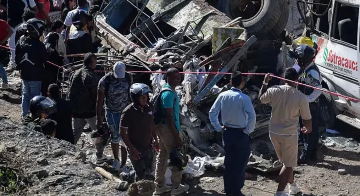 Al menos 20 muertos y decenas de heridos tras ataques con explosivos en el sur de Colombia