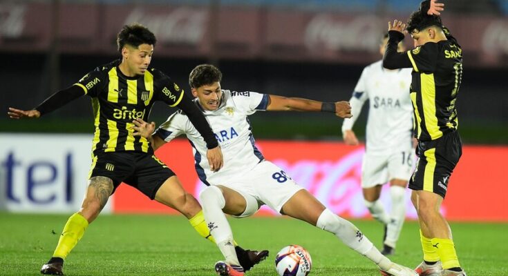 Clausura: Peñarol le ganó a Albion 3-1 en el Centenario y recuperó la punta de la Anual