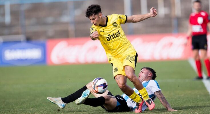 Clausura: Peñarol derrotó 2-1 a Cerro y sacó adelante un partido difícil en el Tróccoli Clausura: Peñarol derrotó 2-1 a Cerro y sacó adelante un partido difícil en el Tróccoli