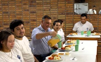 El intendente Albisu compartió un almuerzo con funcionarios de los comedores municipales
