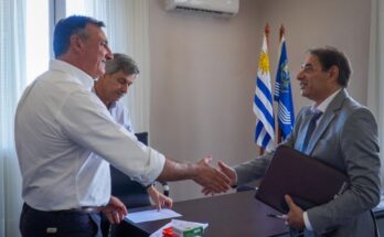 Gobierno de Salto firmó convenio con Aduanas para ordenar el depósito de vehículos incautados