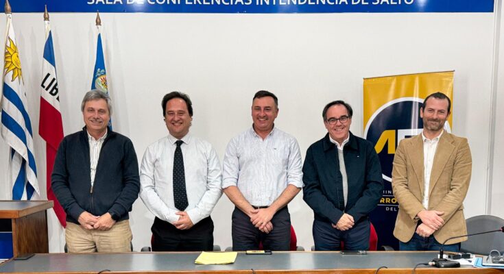 Gobierno de Salto y AFE firmaron convenio para recuperar el patrimonio ferroviario y fortalecer el desarrollo logístico Gobierno de Salto y AFE firmaron convenio para recuperar el patrimonio ferroviario y fortalecer el desarrollo logístico
