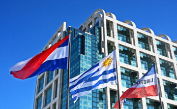 Fitch mantiene calificación de Uruguay en BBB con perspectiva estable