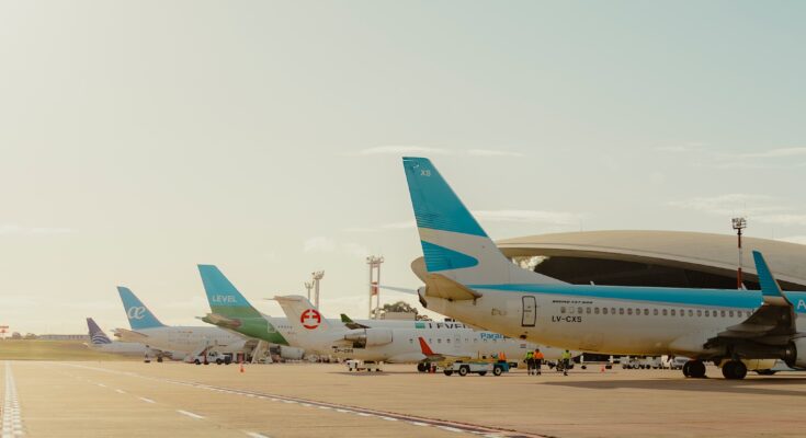 Carlos Albisu arribó al país y esta noche participará del desfile de escuelas de samba