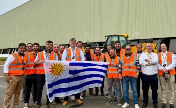 Representantes del Gobierno de Salto invitados a recorrer la planta de JCB en Brasil