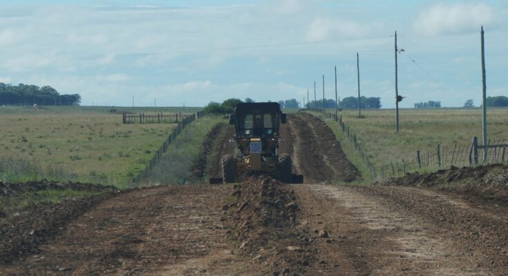 Avanza la recuperación del camino del Buey Negro con trabajos en la caminería rural
