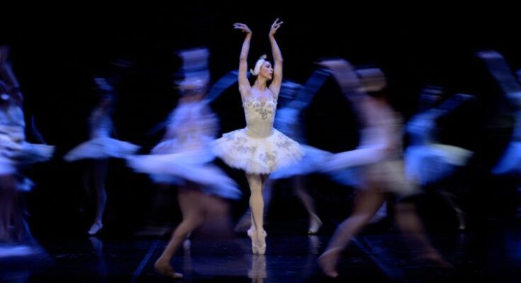 El Ballet Nacional del Sodre presentará “El lago de los cisnes” en el Teatro Larrañaga El Ballet Nacional del Sodre presentará “El lago de los cisnes” en el Teatro Larrañaga