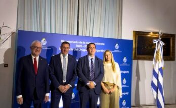 Albisu participó del acto por el Bicentenario en la Embajada de Uruguay en Argentina