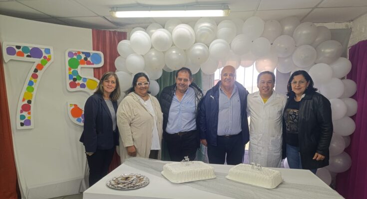 Autoridades departamentales acompañaron los 75 años de la Escuela Nº 73 de Carumbé Autoridades departamentales acompañaron los 75 años de la Escuela Nº 73 de Carumbé
