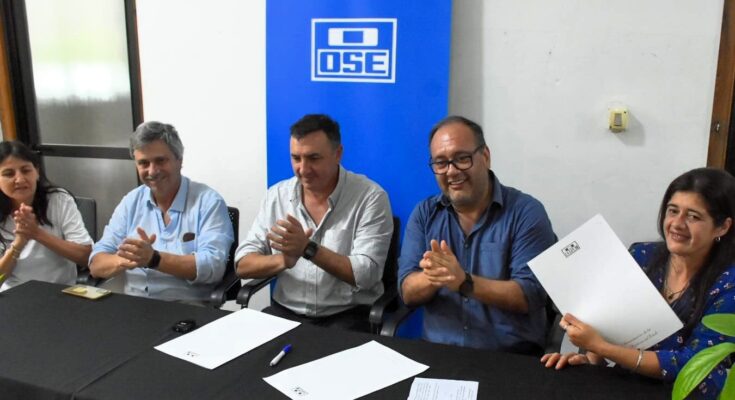 Firma de convenio tripartito entre OSE, Gobierno de Salto y vecinos del barrio Los Portales