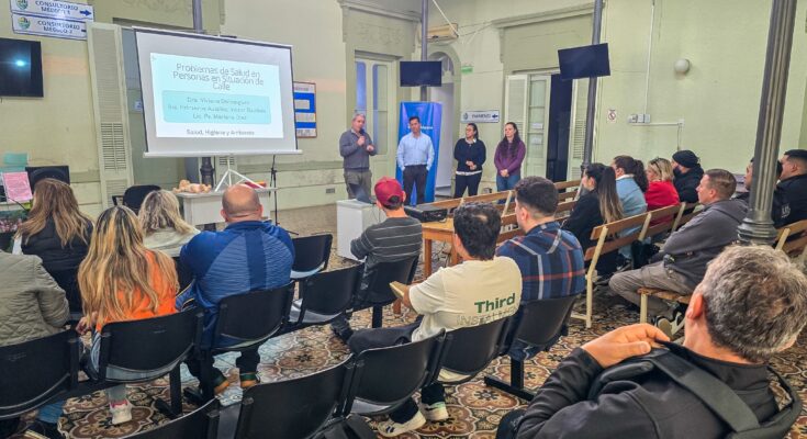 Gobierno de Salto brindó capacitación en primeros auxilios y RCP para funcionarios del Plan Invierno