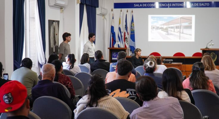 Presentaron a emprendedores y comerciantes las mejoras previstas en plaza Ayuí y Costanera Norte Presentaron a emprendedores y comerciantes las mejoras previstas en plaza Ayuí y Costanera Norte
