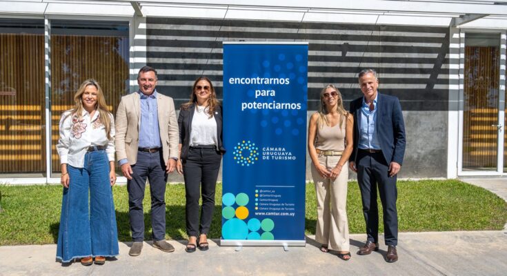 CAMTUR Conecta reunió en Salto a referentes del turismo para fortalecer la integración regional