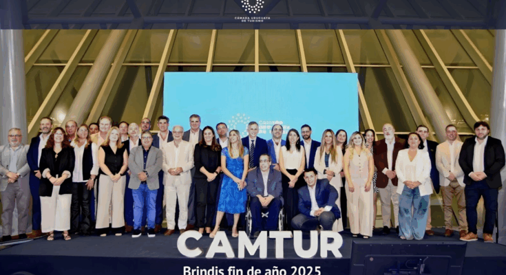 CAMTUR presentó el Monitor de Turismo de CERES en su brindis de fin de año CAMTUR presentó el Monitor de Turismo de CERES en su brindis de fin de año