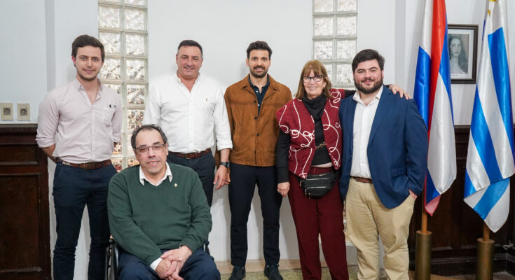 El intendente Albisu y el ministro Menoni habilitaron la nueva oficina de la Intendencia en Casa de Salto El intendente Albisu y el ministro Menoni habilitaron la nueva oficina de la Intendencia en Casa de Salto