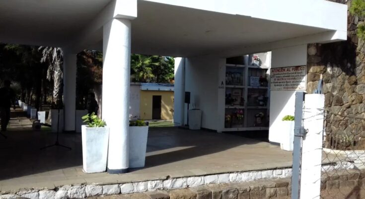 Cementerio de Barrio Artigas permanecerá cerrado hasta nuevo aviso por los daños del temporal Cementerio de Barrio Artigas permanecerá cerrado hasta nuevo aviso por los daños del temporal