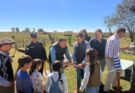 250 kilómetros no fueron distancia: Albisu cumplió su promesa con los gurises de la Escuela 84