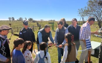 250 kilómetros no fueron distancia: Albisu cumplió su promesa con los gurises de la Escuela 84