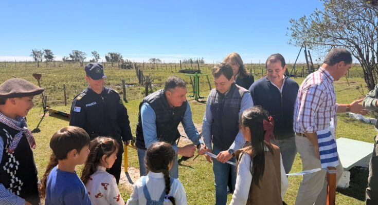 250 kilómetros no fueron distancia: Albisu cumplió su promesa con los gurises de la Escuela 84