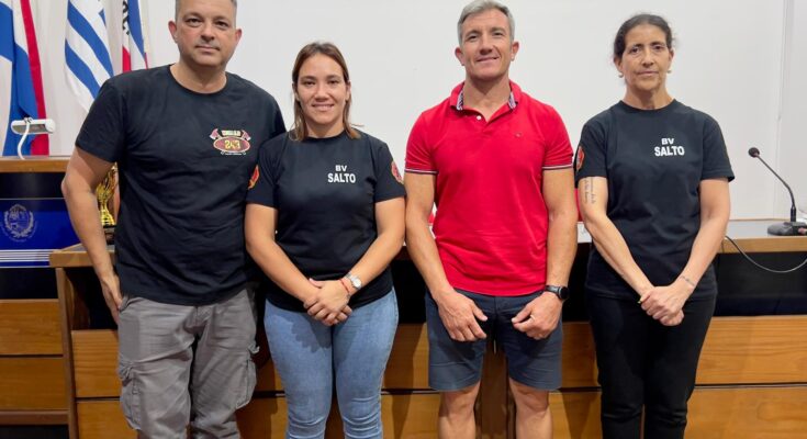 Correcaminata a beneficio de la Unidad 243 de Bomberos Voluntarios de Salto en Costanera Norte