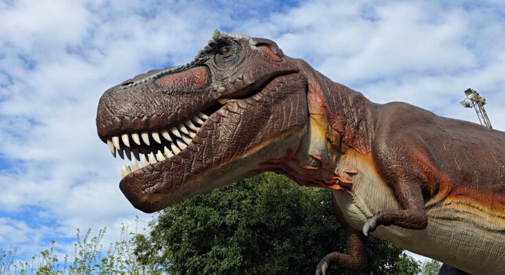 Dino Aventura llega al Parque Harriague con dinosaurios a escala real y una experiencia para toda la familia