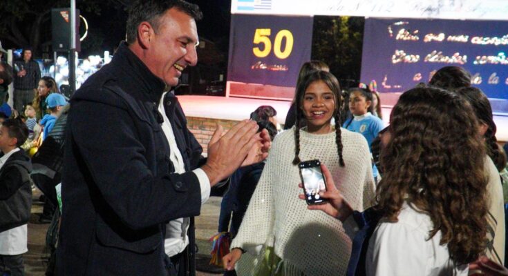 Intendente Carlos Albisu acompañó los 50 Años de la Escuela Nº112 «República Argentina» Intendente Carlos Albisu acompañó los 50 Años de la Escuela Nº112 «República Argentina»