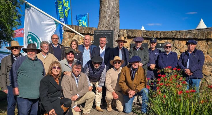 Albisu destacó el trabajo conjunto y el desarrollo productivo durante la inauguración de la Expo Salto
