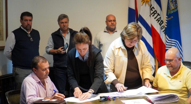 Operadores del Mercado del Norte firmaron contratos y se preparan para iniciar actividades en la Central Hortícola del Norte Operadores del Mercado del Norte firmaron contratos y se preparan para iniciar actividades en la Central Hortícola del Norte