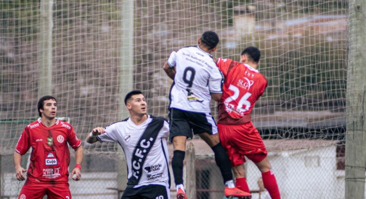 Copa de Clubes de OFI – Divisional A: Universitario y Ferro empataron sin goles