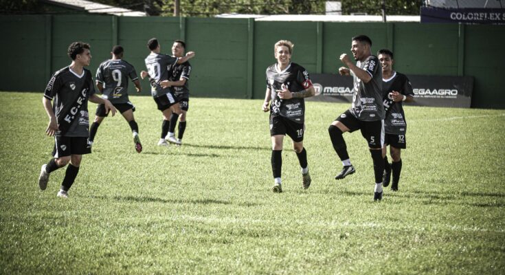 Divisional Primera A: Ferro Carril y Arsenal golearon y siguen líderes