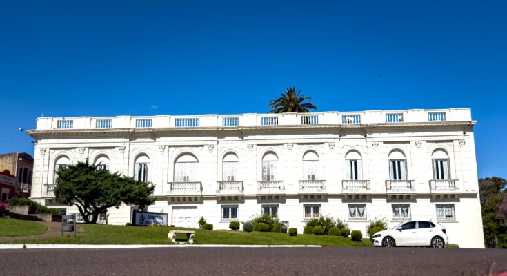 El Gobierno de Salto aclara información sobre licitaciones públicas y descarta vínculos con Pilar Lacalle Pou