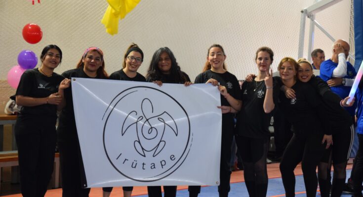 “Detrás de cada camiseta hay una historia”: Desarrollo Social apoyó al equipo femenino de Newcom del Hogar Irütapé “Detrás de cada camiseta hay una historia”: Desarrollo Social apoyó al equipo femenino de Newcom del Hogar Irütapé