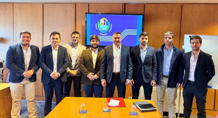 Albisu presentó a jóvenes profesionales que formarán parte del nuevo gobierno departamental