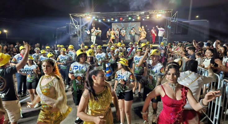 Unidos de la Zona Sur fue estafada en la compra de sus trajes y tuvo que bajarse de la primera noche