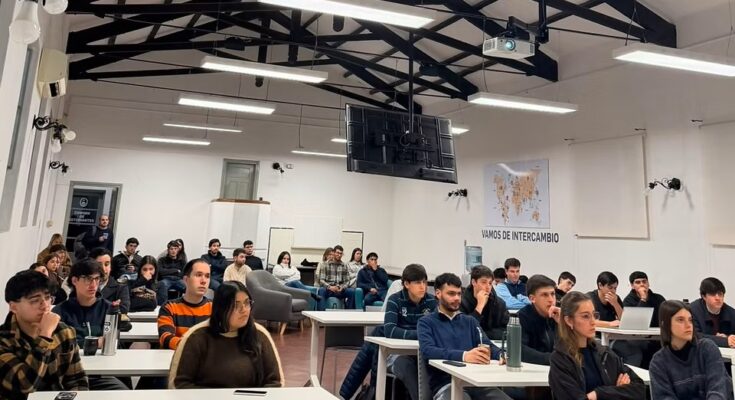 Salto impulsa la innovación con la mirada de sus universitarios Salto impulsa la innovación con la mirada de sus universitarios