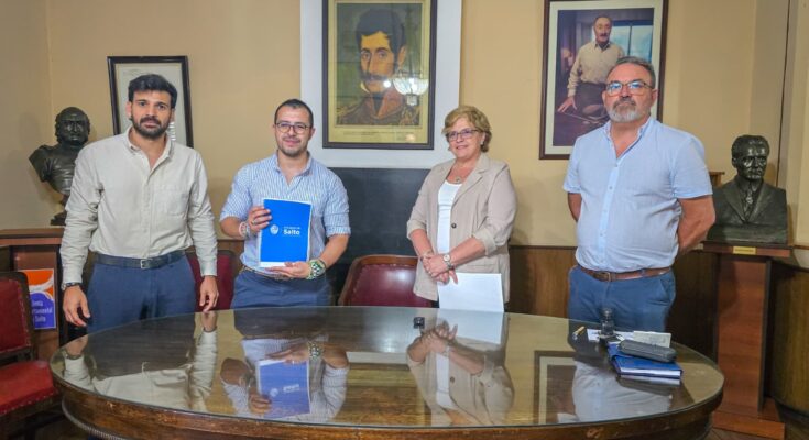 Gobierno de Salto entregó a la Junta Departamental el Presupuesto Quinquenal 2026–2030