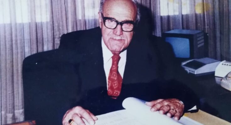 Acto de reconocimiento a 35 años del fallecimiento del ex intendente Ramón J. Vinci Acto de reconocimiento a 35 años del fallecimiento del ex intendente Ramón J. Vinci