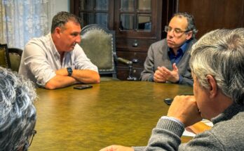 El ministro de Turismo Pablo Menoni fue recibido en Salto por el intendente Albisu