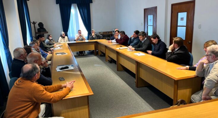 Intendente Albisu recibió a la Ministra de Transporte y Obras Públicas en Salto Intendente Albisu recibió a la Ministra de Transporte y Obras Públicas en Salto