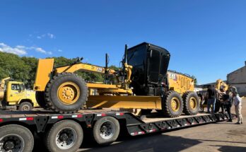 Llegó la primera maquinaria adquirida por el Gobierno de Salto para fortalecer obras viales