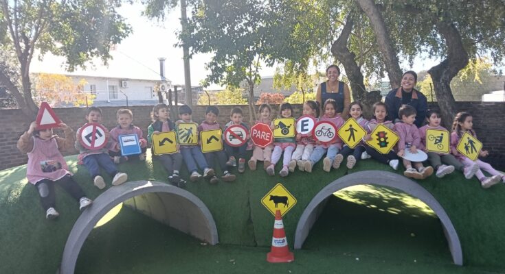 Mayo Amarillo: Educación vial en el Jardín 103 y masiva participación en curso de manejo defensivo Mayo Amarillo: Educación vial en el Jardín 103 y masiva participación en curso de manejo defensivo