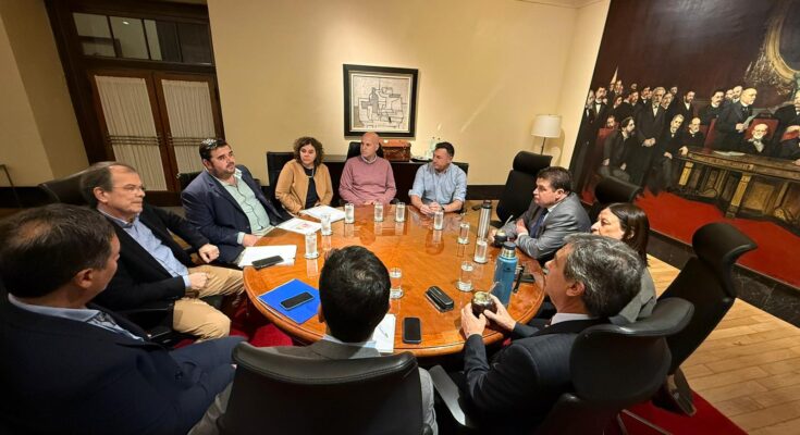 Congreso de Intendentes y BROU firmarán el “Limpia Sueldos” para aliviar a funcionarios municipales