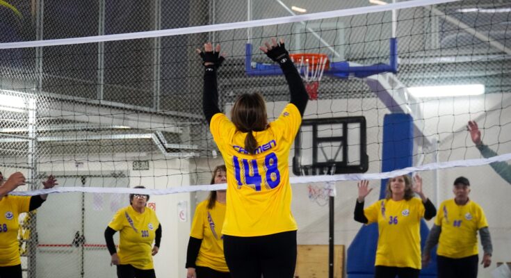 Newcom: una propuesta recreativa y saludable para adultos mayores en el Polideportivo de Plaza de Deportes
