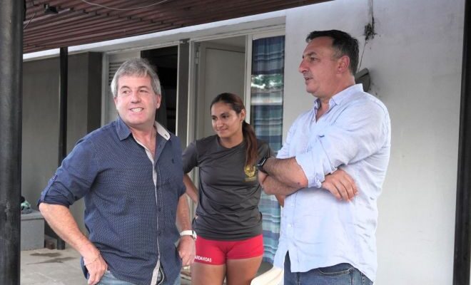 El intendente Albisu recorrió las piscinas barriales y destacó su rol social y recreativo